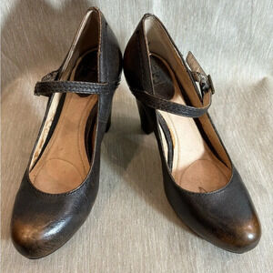 FRYE Sz 6 Miranda Mary Jane Almond Toe Heeled Smooth Leather Distressed Shoes